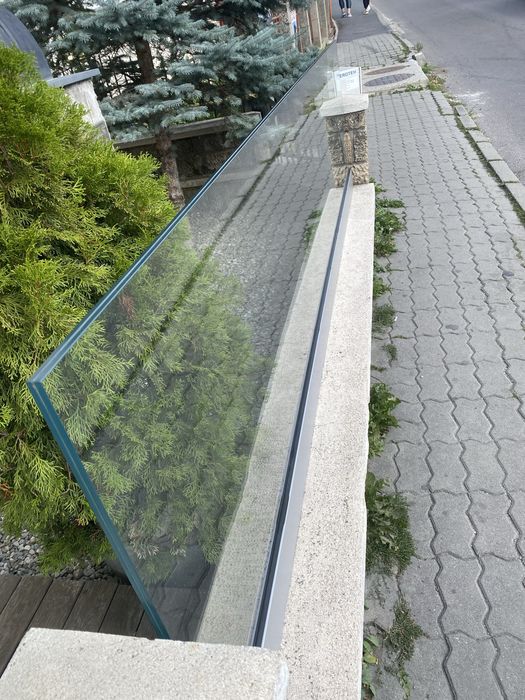 Sticla si oglinzi la comanda, cabina duș, usi sticla, balustrade