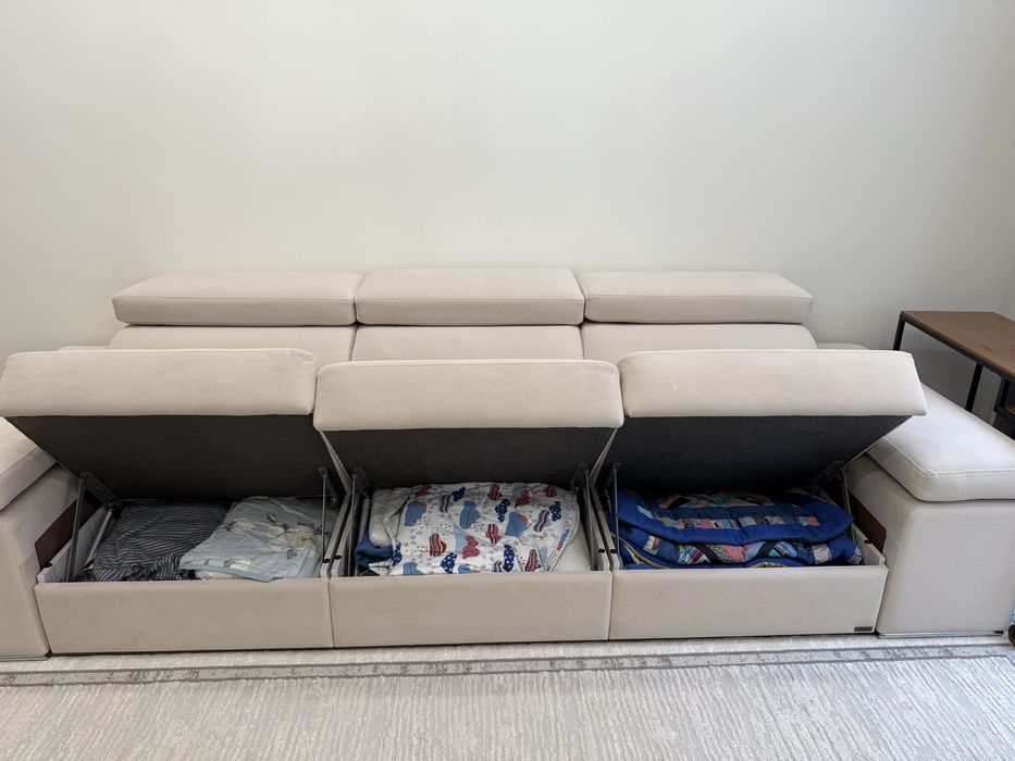 Продам диван в гостиную длина 3,2 м.