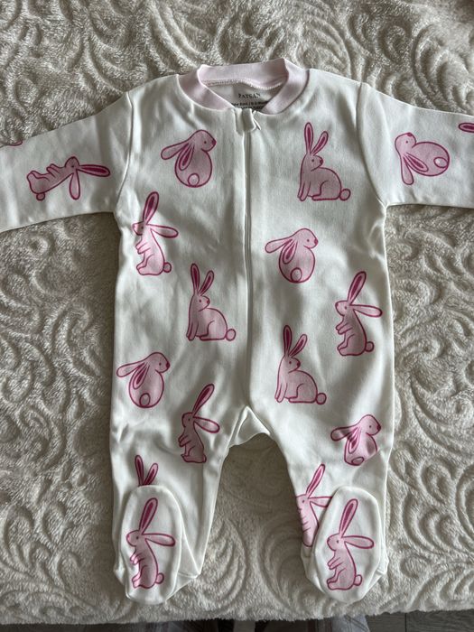 Бебешки ромпърчета и две комплектчета