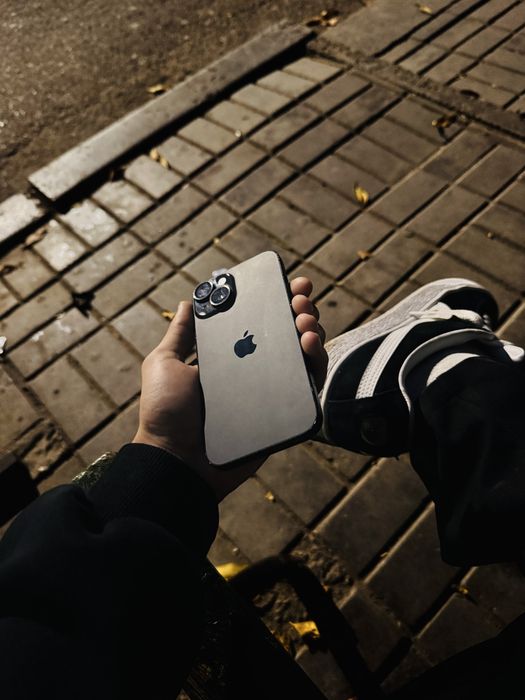 Apple 15 Sim+Esim
