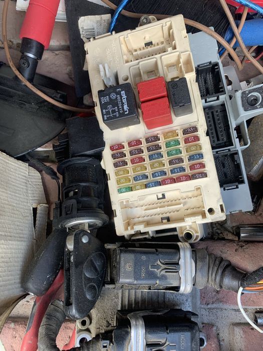 Alfa 147 части/волан