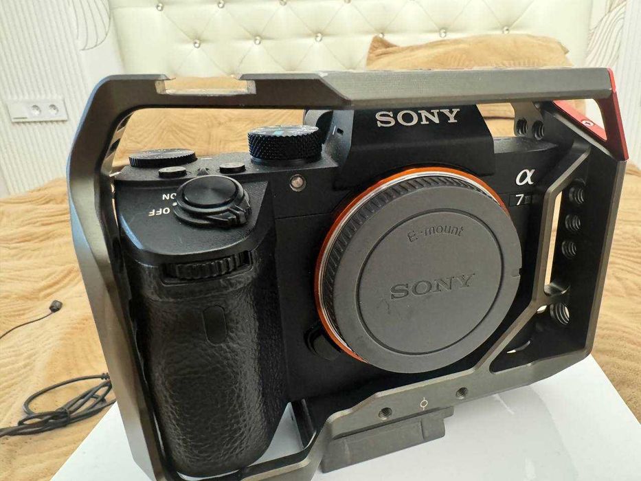 Камера Sony a7iii меню на русском в отличном состоянии + клетка