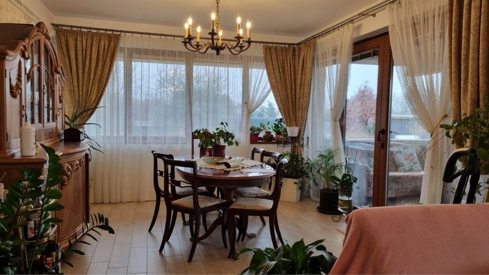 Vilă , Casă de vânzare