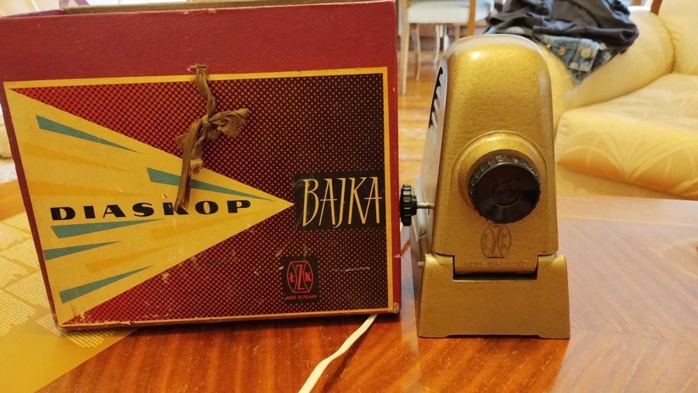 Работещ винтидж полски диаскоп LZK B-2 Bajka - 35mm от 1960