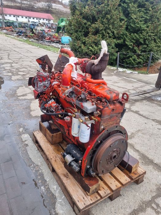 Motor combina CASE IH Navistar DT437 — poza 5