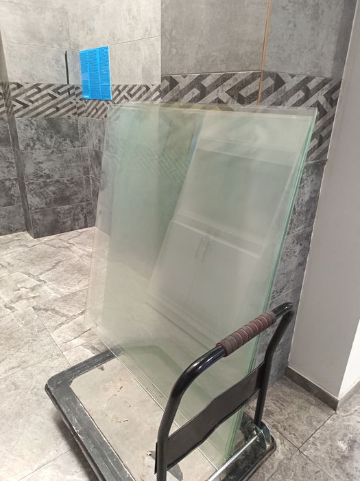 Стекло для окон.