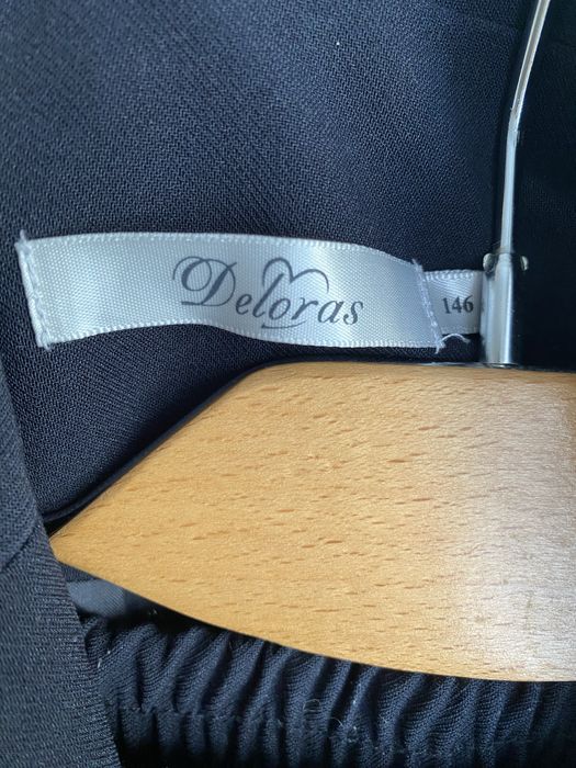 Продам костюм Deloras для девочки