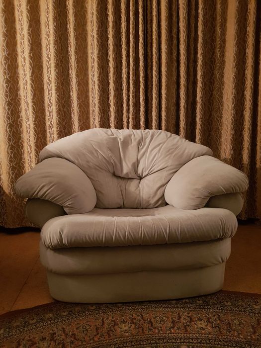 два кресла и диван