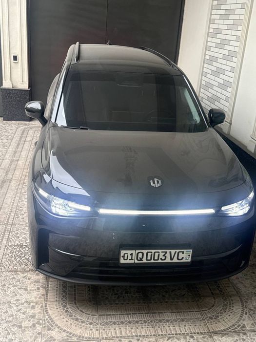 Leapmotor C16 Hybrid 2024 qora srochno