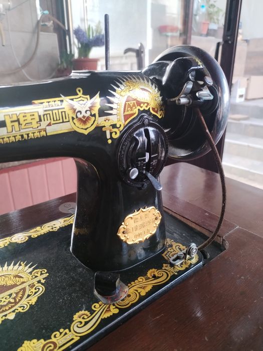 Крачна шевна машина