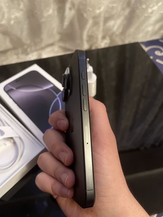 Iphone 16 pro black 100%
