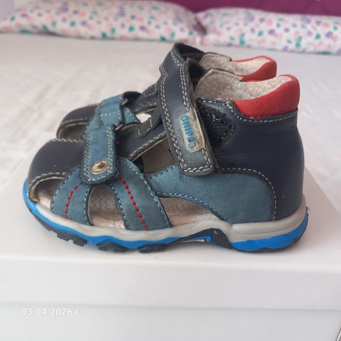 Продавам чисто нови детски сандали