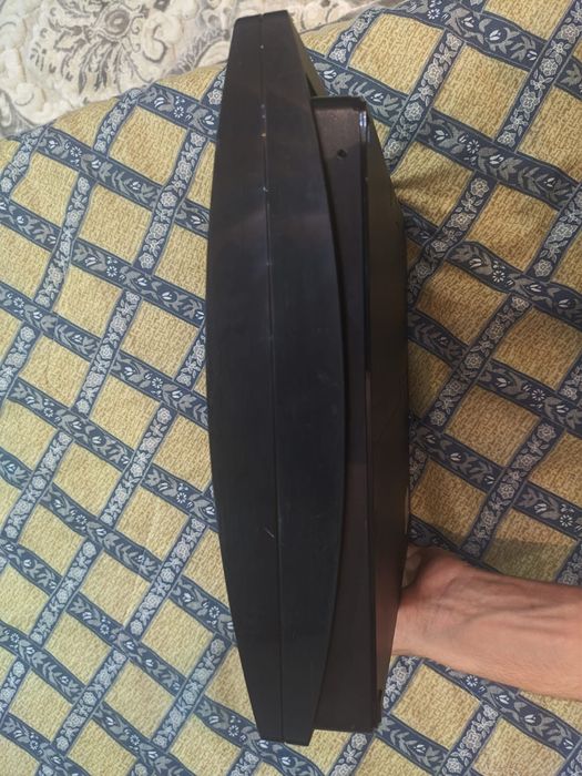 PlayStation 3 slim modat  2 controlere wireless cu foarte multe jocuri