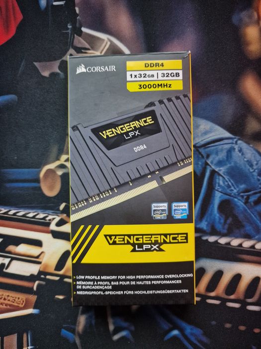 Placuta RAM DDR4 32Gb 3000GHz