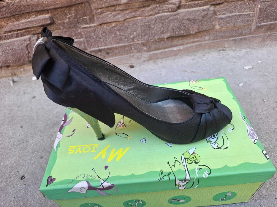 Дамски обувки на ток