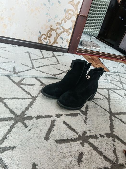 Полсапожка сотилади