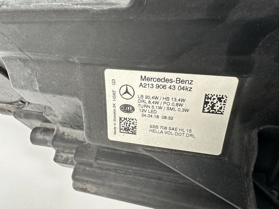 Фар само десен - USA - W213