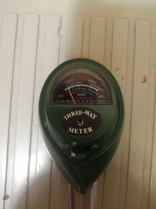 Почвен анализатор 3 в 1 - PH метър, влагомер, светломер