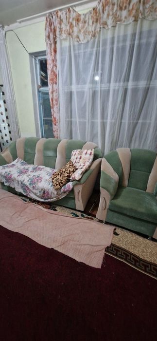 Сотилади стенка дивана совга комлект