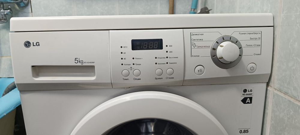 Продам на запчасти машинку