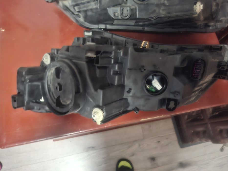 Far Skoda Superb 3 cu led stanga dreapta