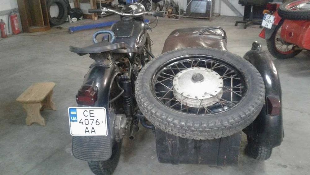 Motocicletă Dnepr K750 cu atas