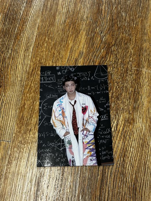 K-Pop албум + снимка