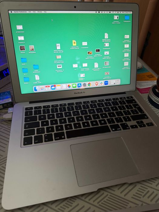 MacBook Air 13" 2017 | i5 | 8GB RAM | 128GB SSD | Cutie + Încărcător Original