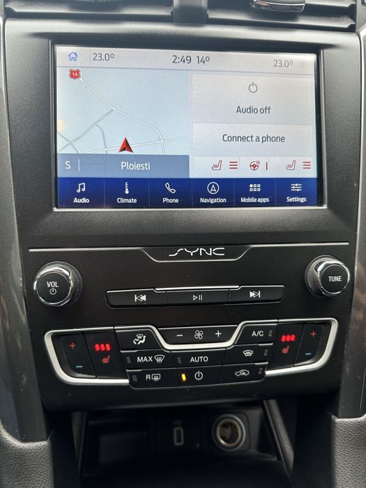 Ford Mondeo 2.0 150 CP/Navi/park assist/line assist/euro6/TVA/pilot/revizie/inmatriculat RO/istoric/km reali/senzori lumina-ploaie/carlig/grila activa