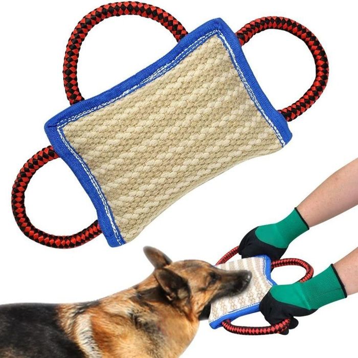 Игрушечные подушки для дрессировки собак.