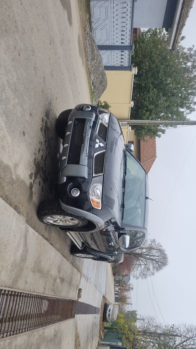 Dezmembrez Mitsubishi l200  din 2010 2.5  diesel