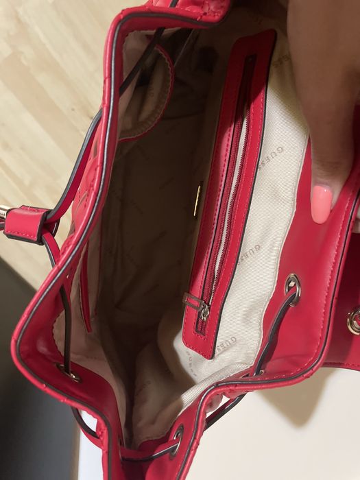 Страхотна Раниц  на Guess