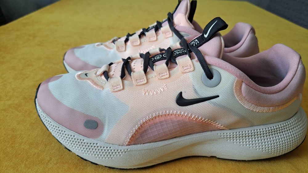 Дамски маратонки Nike React Escape Run