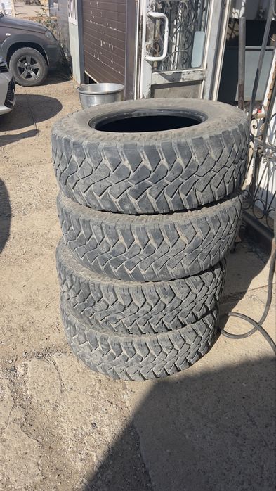 MAXXIS 265/70 r16 MT