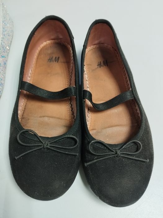 Лот балеринки, маратонки и сандали номер 30