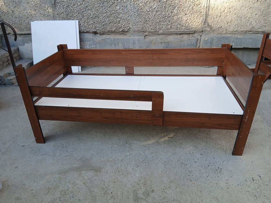 Bolalar kravati sotiladi