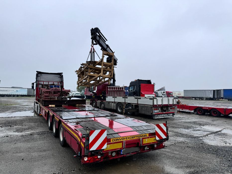 Servicii inchiriere macara transport containere incarcare descarcare