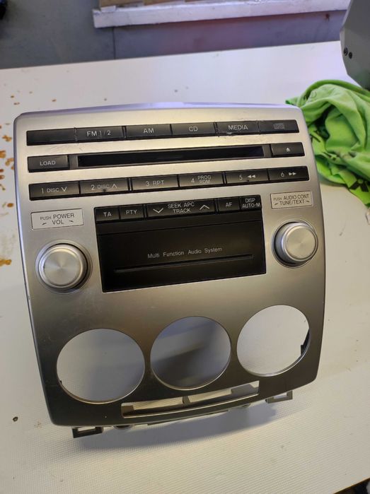 Радио за мазда 5 2005-та година