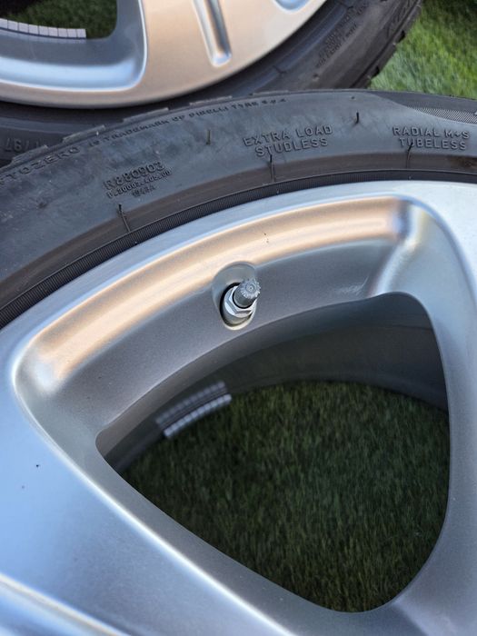 Jante Mercedes E clasa R 18 5x112 cu 245 45 18 Pirelli