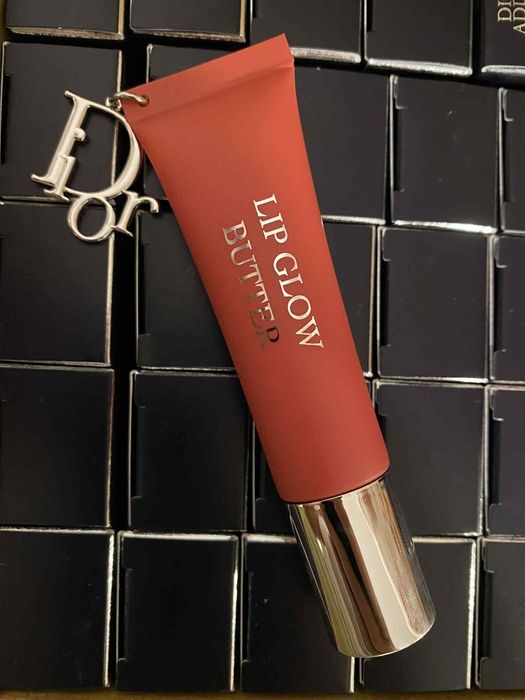 Vând  Tratament buze cu peptide și ceramice Lip glow butte