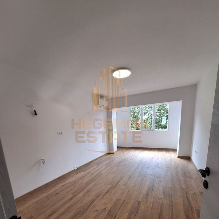 Продава се Четиристаен апартамент в Варна, Левски - 82 кв.м за 2400 €/кв.м - Снимка #2