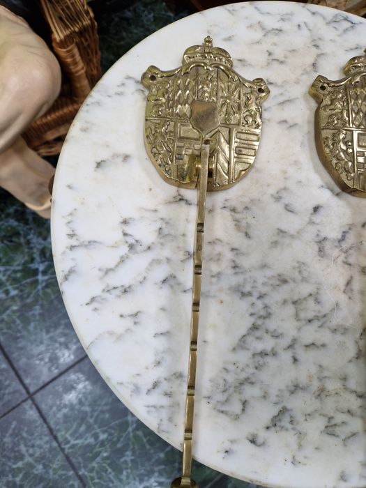 Чифт прекрасни антикварни английски бронзови стенни закачалки