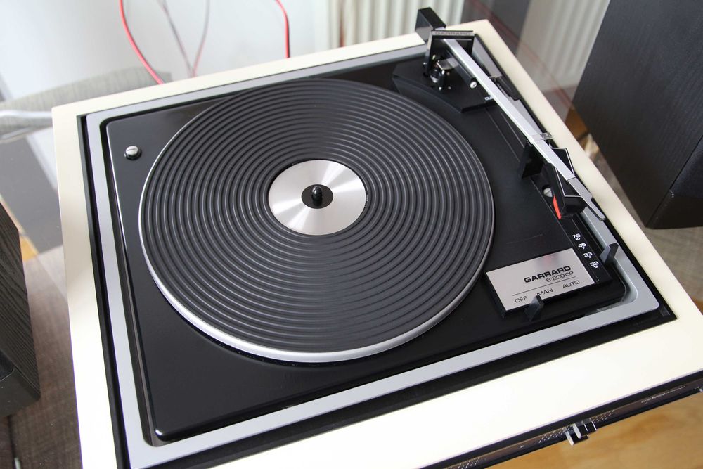 Rank Arena A1005E cu pick-up Garrard 6-200CP si boxe Wharfedale Valdus