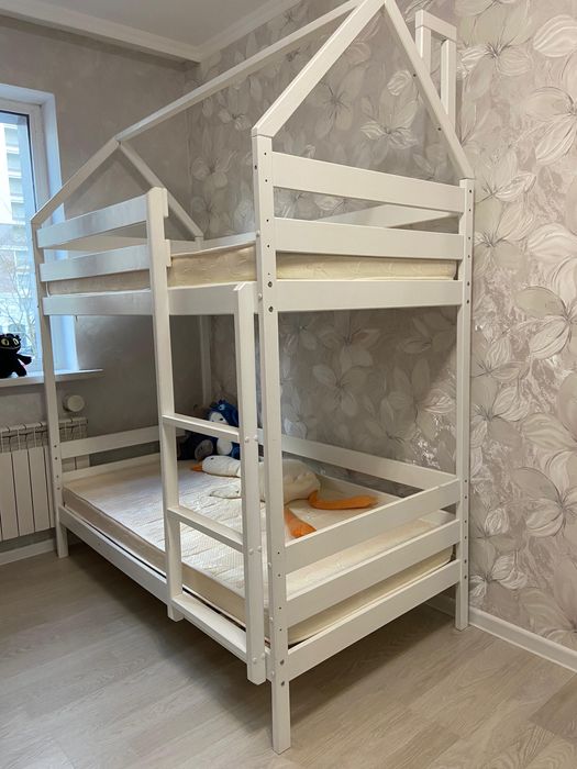 Продам двухярусную кровать