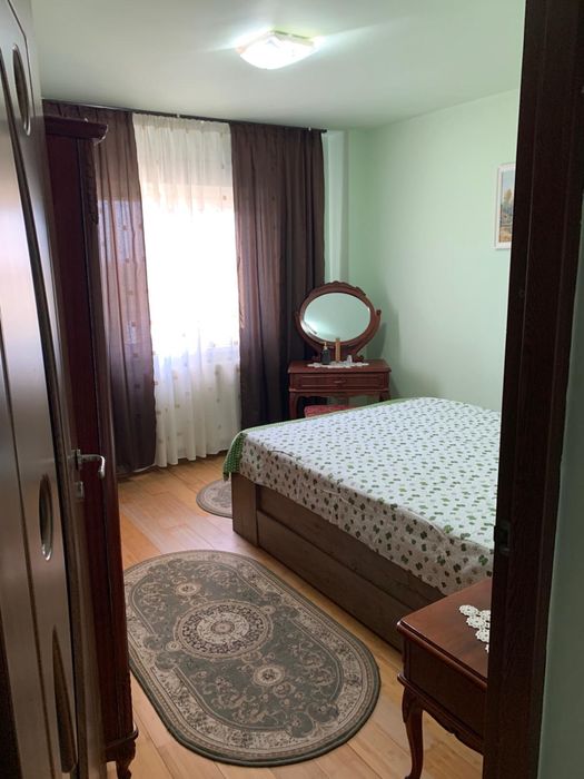 Apartament 3 camere decomandat- Zona centrala- 65mp- Calarasi