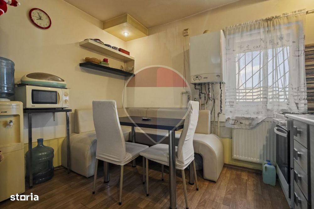 Apartament cu 4 camere de vânzare în zona Sebastian