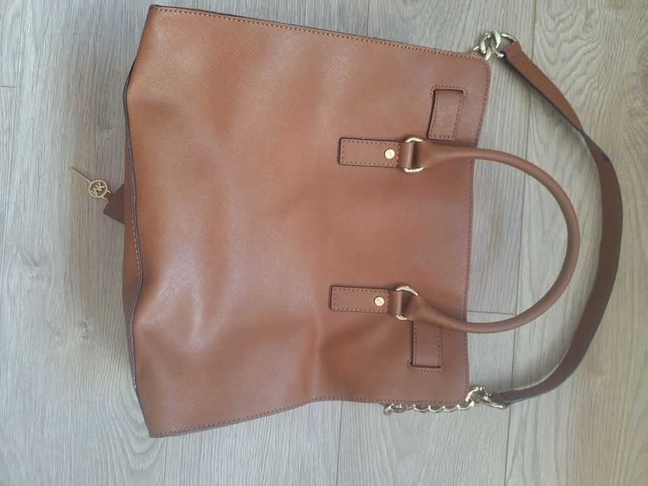 Michael kors чанта