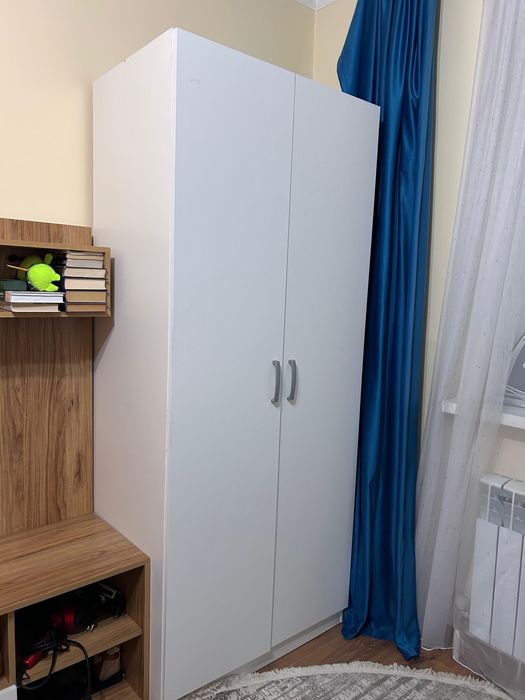 Шкаф двух дверный