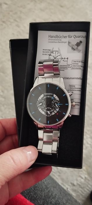 Продам часы новые