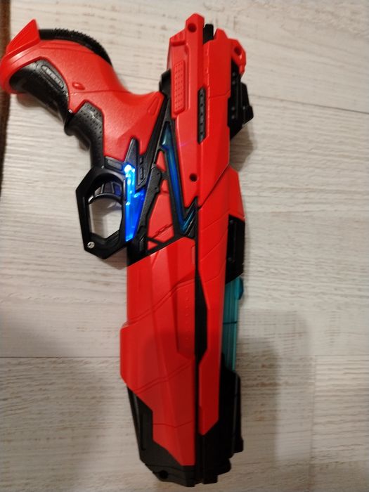 Нёрф красна чёрный